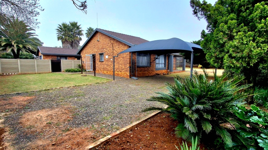 3 Bedroom Property for Sale in Roodia Free State